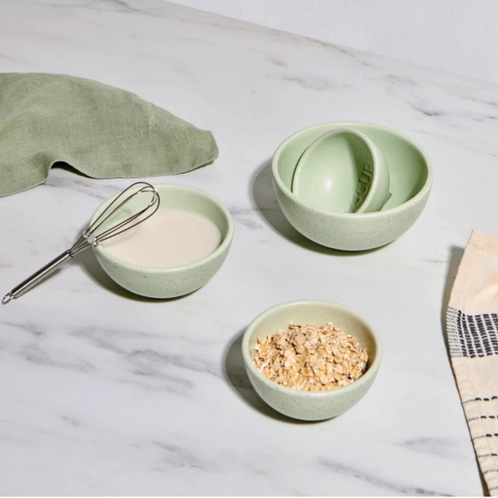 NIB Greg Natale Ceramic Measuring Cup Bowls Soft Mint Green Set of 4 New In‎ Box